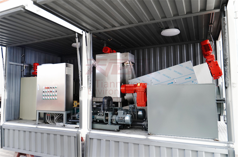 垃圾填埋場滲濾液 污泥清淤的技術特點和設備